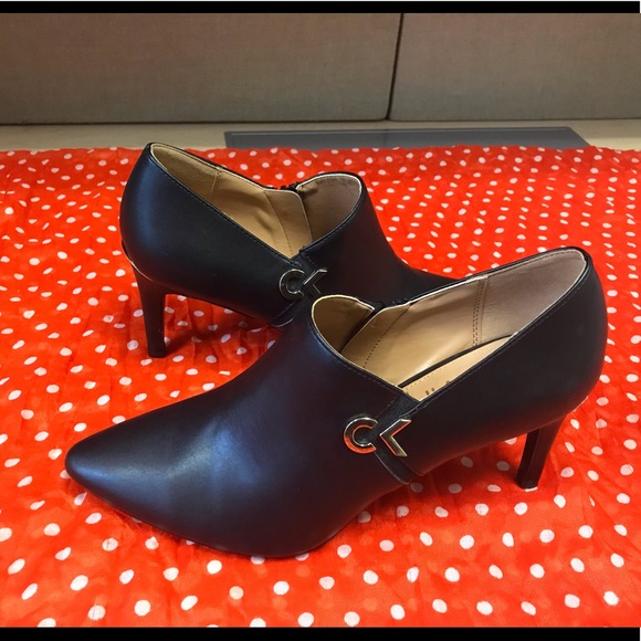 Calvin Klein Shoes - NWT Calvin Klein Jennavie black leather S9 booties